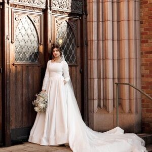 beautiful white wedding dress with hidden pocke